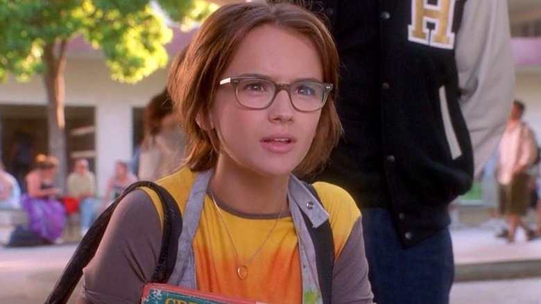 DrLoomis14's tweet photo. @RetroMoviesDB I miss when nerdy girls in movies were just hot chicks in glasses https://t.co/DmrjT2BcqK