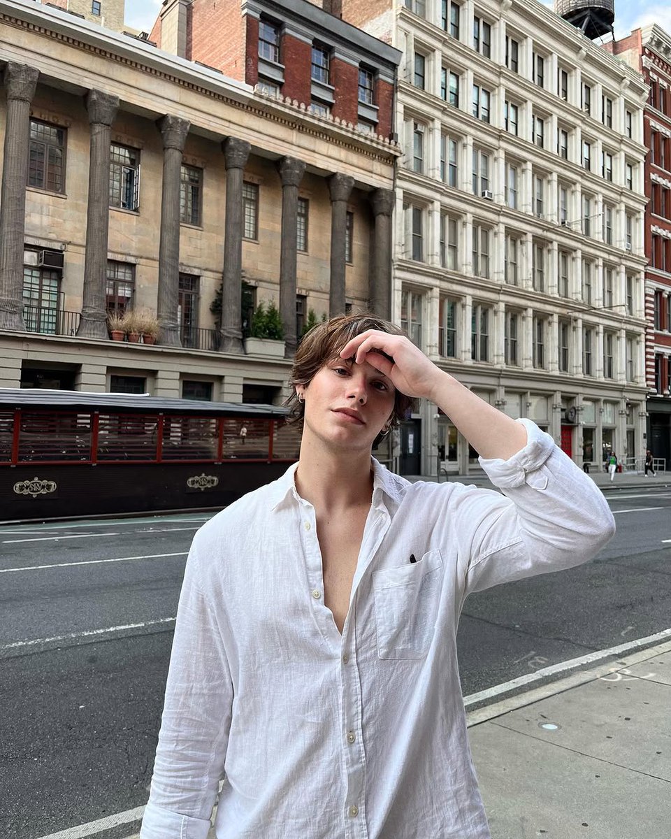 Caelxstis's tweet photo. ⠀⠀
     S̵𝗵𝗲,  s̵𝗵𝗲 𝗅𝗂𝗏𝖾𝗌 𝗂𝗇 𝖽𝖺𝗒𝖽𝗋𝖾𝖺𝗆𝗌 𝗐𝗂𝗍𝗁 𝗆𝖾
     S̵𝗵𝗲'𝗌 𝗍𝗁𝖾 𝖿𝗂𝗋𝗌𝗍 𝗈𝗇𝖾 𝗍𝗁𝖺𝗍 𝖨 𝗌𝖾𝖾, 
     𝖺𝗇𝖽 𝖨 𝖽𝗈𝗇'𝗍 𝗄𝗇𝗈𝗐 𝗐𝗁𝗒
     𝖨 𝖽𝗈𝗇'𝗍 𝗄𝗇𝗈𝗐 𝗐𝗁o s̵𝗵𝗲 𝗂𝗌

̵̵̵̵ https://t.co/SkloORbgMs