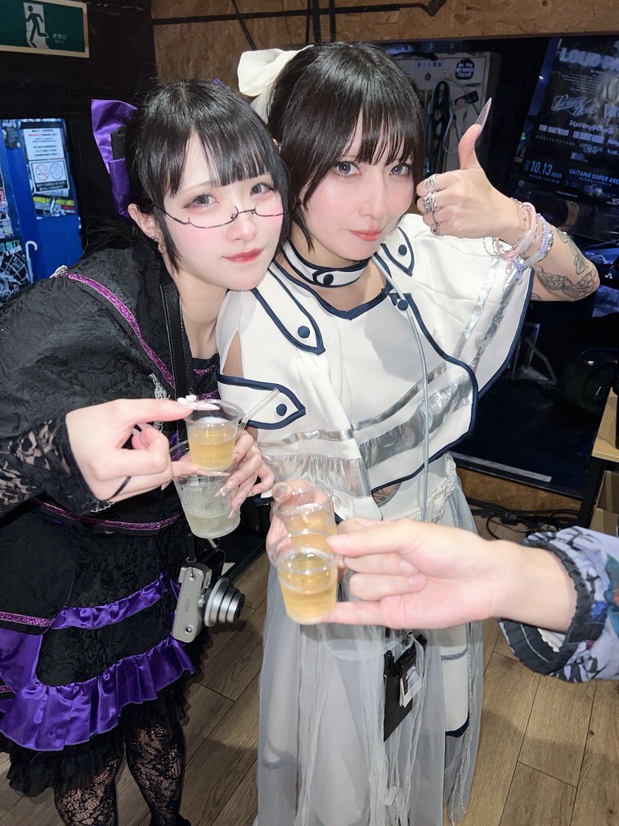 wataame_ristu's tweet photo. 雨音とアプローズの彼方玲さんと、差し入れ頂いて乾杯させて頂きました！！
一緒に乾杯できてとても幸せだったので次は是非プライベートで…❤︎
7月9日のキラ生誕も是非宜しくお願い致します！！
そして7月12日の、ゆのさん＆あすかさん生誕も是非宜しくお願い致します！ https://t.co/nEZOAOewzC