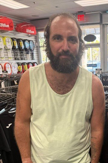 fernechini's tweet photo. Messi con 39 años/ yo con 20 https://t.co/Vz75qMBYoi
