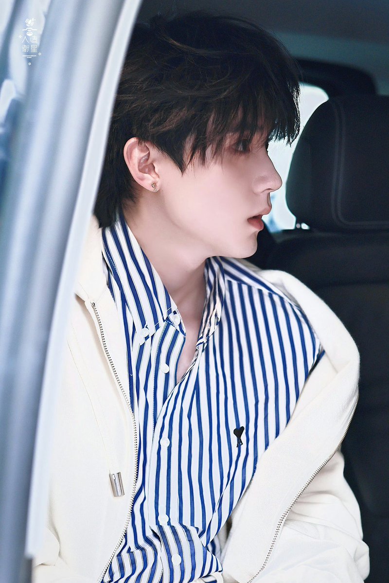 luiii_1122's tweet photo. 260624 파리패션위크

#주익연 #周翊然 #ZhouYiran https://t.co/ylmSiY9kYx