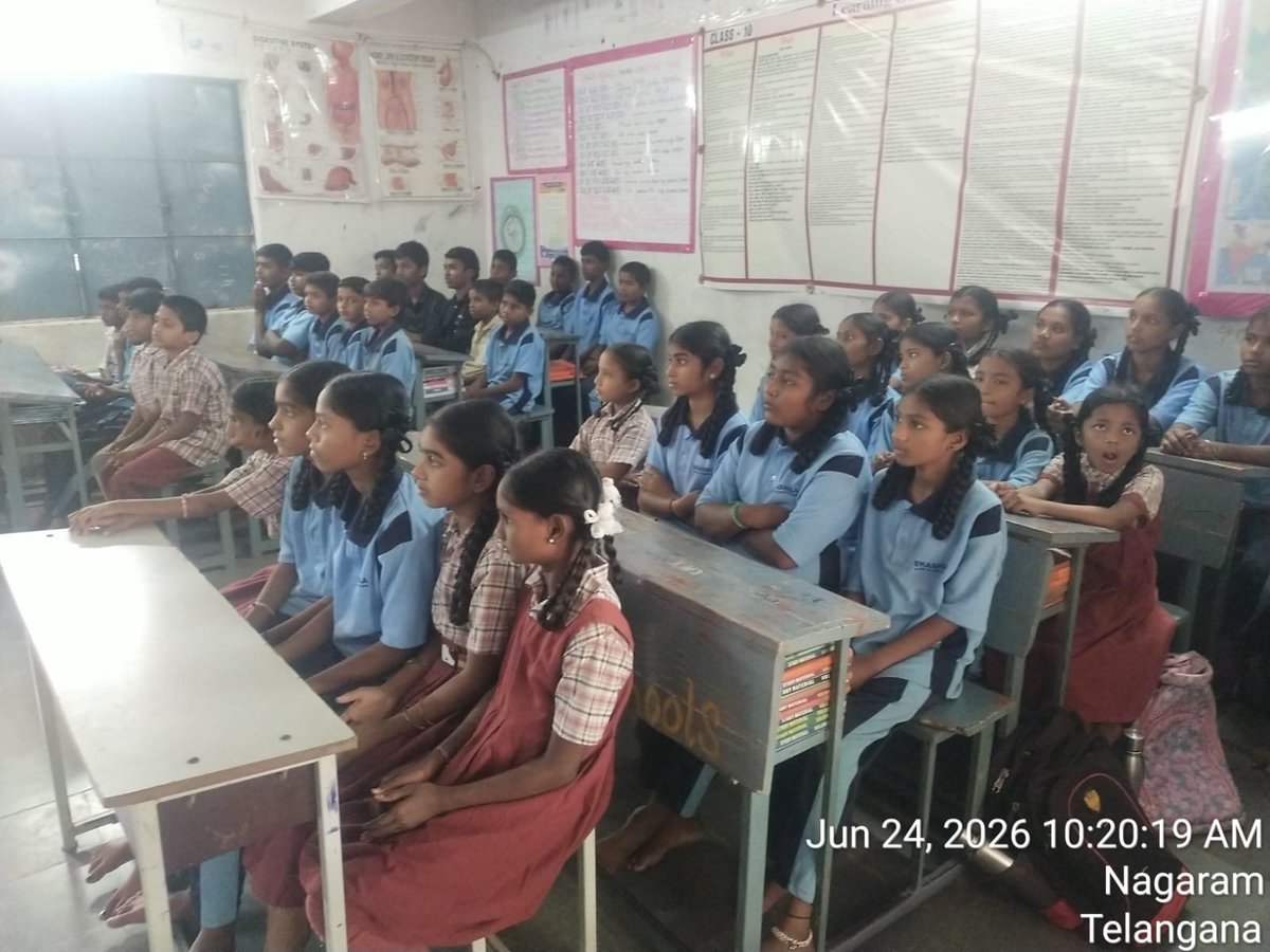 shohasanparthy's tweet photo. Ahead of Int'l Day Against Drug Abuse, Hasanparthy Police conducted a powerful awareness drive at ZPHS Nagaram.
Inspector A. Mahendar &amp; SI Govardhan inspired students to become 'Anti-Drug Soldiers' and lead the fight for a drug-free society. @cpwarangal @TelanganaDGP https://t.co/0c7qhQCtF5