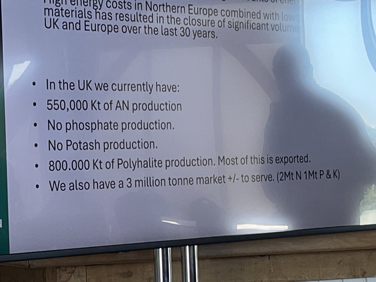 SustEnvFarming's tweet photo. In the light of the #farmingroadmap @DefraGov.UK released today, here just one highly significant weak point in the UKs resilience π
While farmers continue to invest in innovate to reduce and target use, thereβs still a big issue here https://t.co/etMFhtB85d