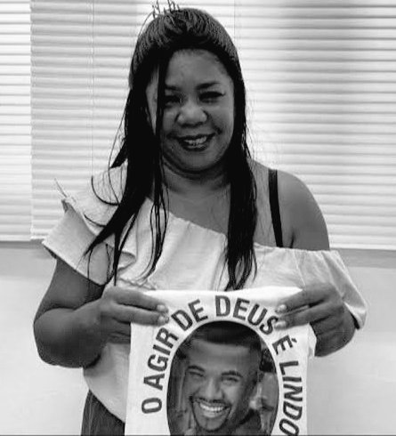 Dalest13PT's tweet photo. a vida é um sopro um dia vc tá bem outro dia vc vai do cavalo e parte pros braços do papai do céu descanse em paz Elisangela Brito #LUTO 😭🕊️🙏 https://t.co/wFEUEtCPCT