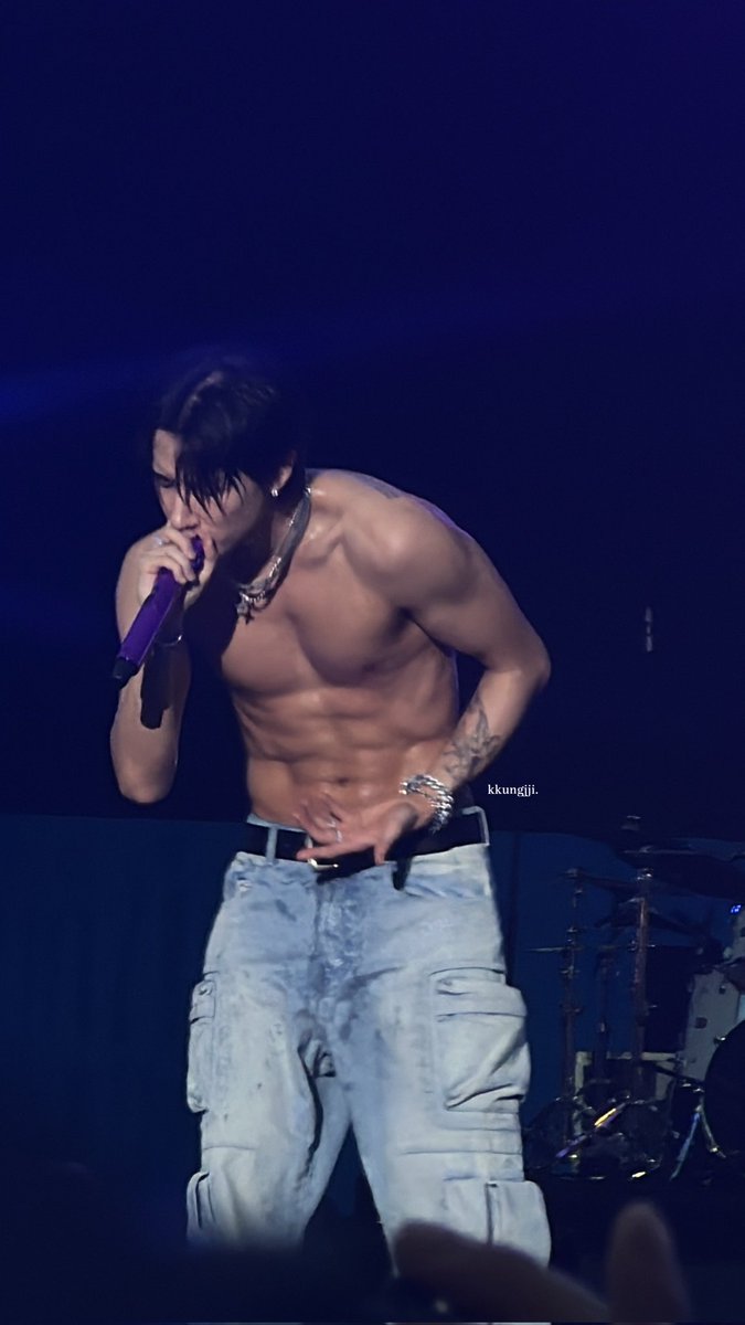 honey_ggulmat's tweet photo. 균 전역하면 우리 페벌해야함 솔로든 단체든 뭐든 가져와 준비됐어 https://t.co/YugXzjcxG5