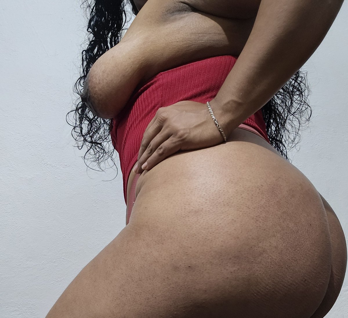 jvikctoria's tweet photo. Una vez en un bar  me preguntaron que si queria cambiar a mi marido, conteste que  NO, que solo se los prestaba.
Quien quiere que nos prestemos nuestros cuerpos para pasarla rico https://t.co/UfzgxejaWd
