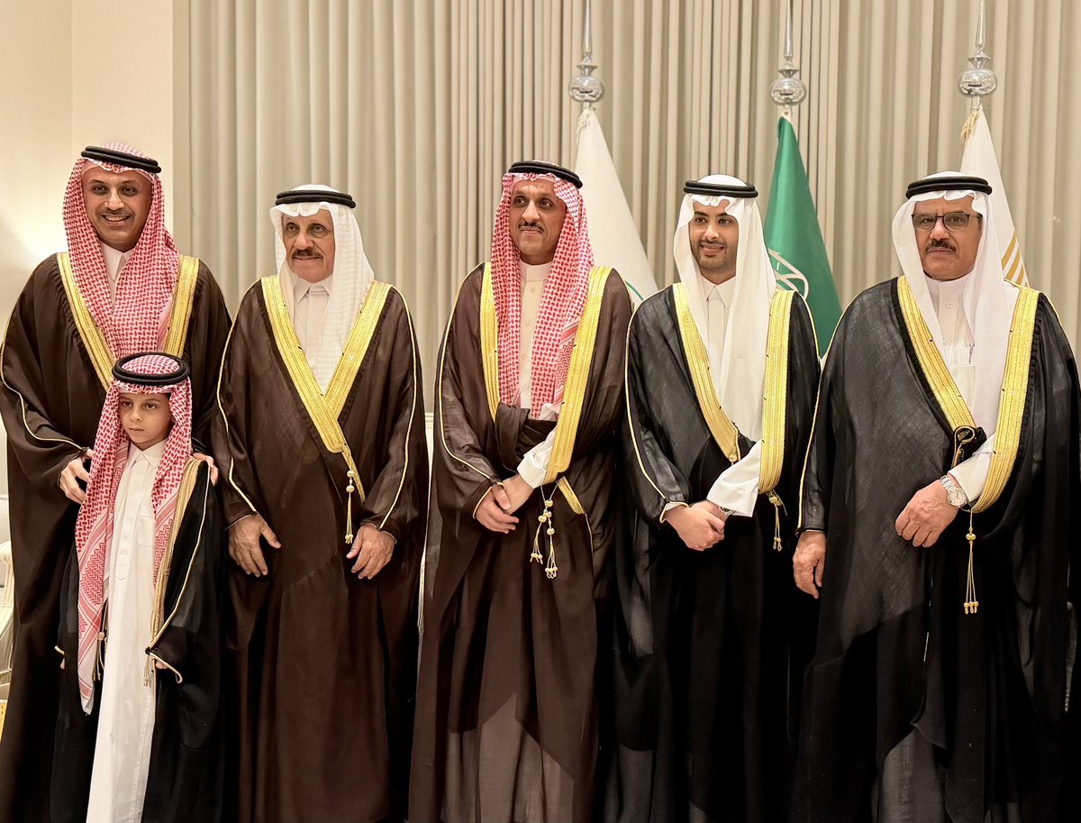 NawafAlShalhoub's tweet photo. (٢)

لقطات بمعيّة الوالد / 
منصور بن خالد الشلهوب ،
يرافقنا إبني / منصور ،
من حفل زواج كريمة العميد / 
منصور بن عبدالعزيز الشلهوب ،
مساء يوم الإثنين ٢٢ يونيو ٢٠٢٦ م .

بارك الله للزوجين ، 
و بارك عليهما ،
و جمع بينهما في خير .

تغطية :
أسلوب الرفاهية | العمودي https://t.co/8vF94LM0Ya