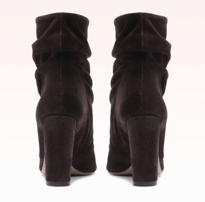 AlvesAlvesolive's tweet photo. 🤎 A bota THAY SLOUCH 90 DARK BROWN é puro luxo para os dias frios.

Use o cupom JUNTOS2951 na  Alexandre Birman⁠ e aproveite:
✨ 10% OFF
🚚 Frete grátis
💰 Cashback

Seu look de inverno merece esse toque de sofisticação.

@alexandrebirman
#AlexandreBirman #Moda #Fashion #Luxury https://t.co/gpsHnhPUqs