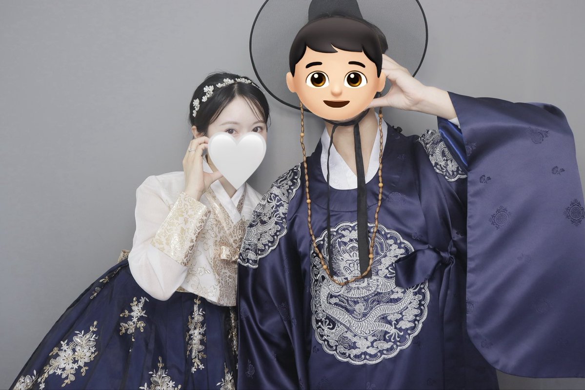oooo11mh's tweet photo. この前久しぶりに韓服着てデート🫶🏻
今回は色合わせてみた🤍 https://t.co/ZQtdG6Ug7a
