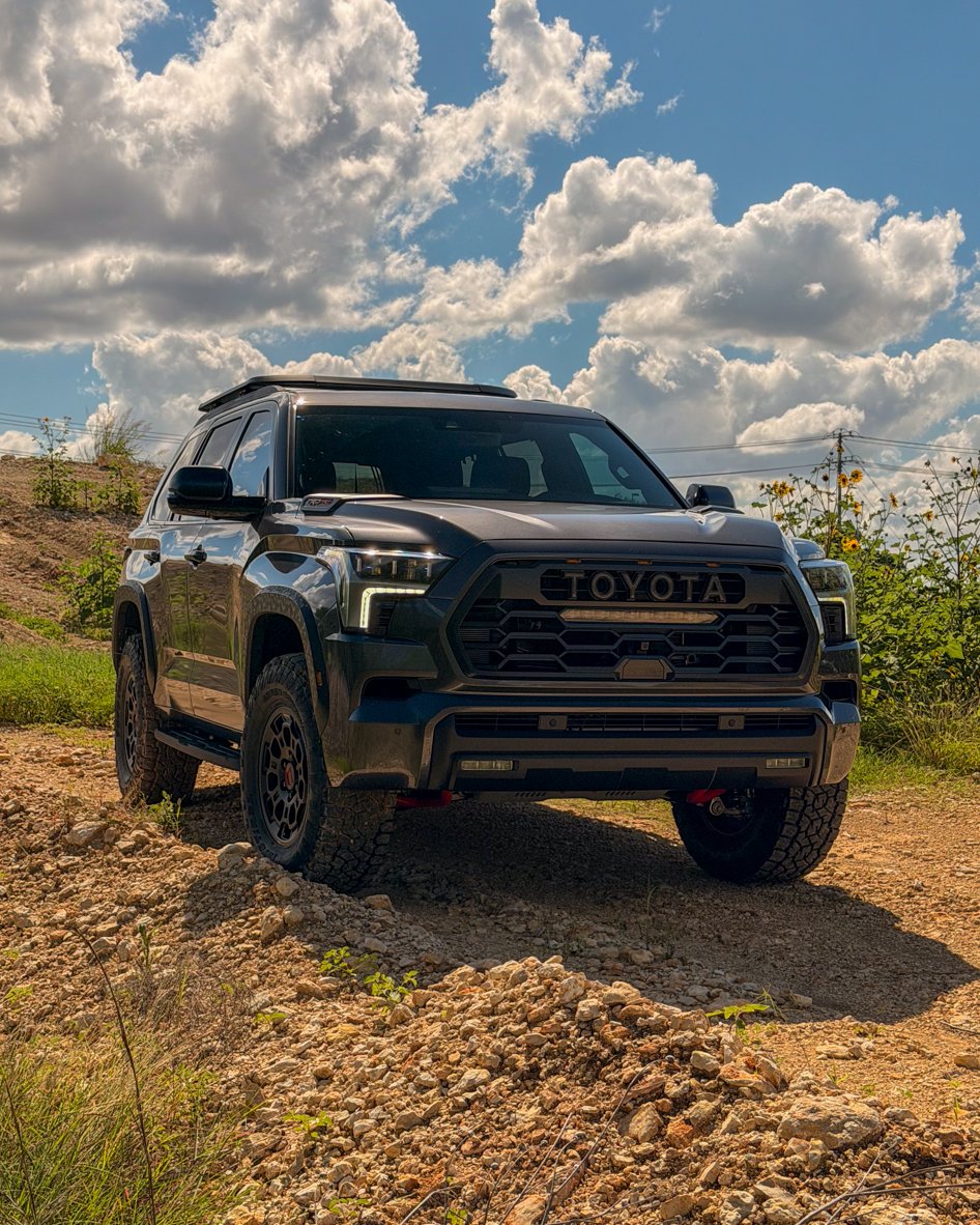 ToyotaCedarPark's tweet photo. Big body. TRD Pro attitude. Magnetic Gray Metallic finish. 🔥

This new Sequoia just arrived, and it has presence from every angle.

Would you drive this SUV? 👀

#toyota #sequoia #trdpro #toyotasequoia #austintx https://t.co/wXgqe9f5iW