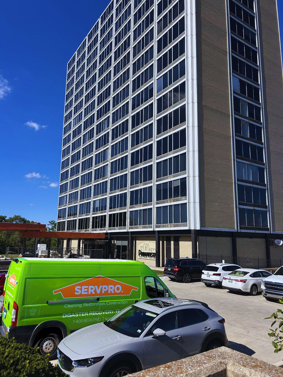 servprolexky's tweet photo. High-rise, low-rise, and everything in between-when disaster strikes, your local Servpro is ready to respond. 🧡💚
#building #HighRiseLiving #restoration #heretohelp #LikeItNeverEvenHappened #OneCallAway #onecallfixitall https://t.co/jCQsaH0LzY
