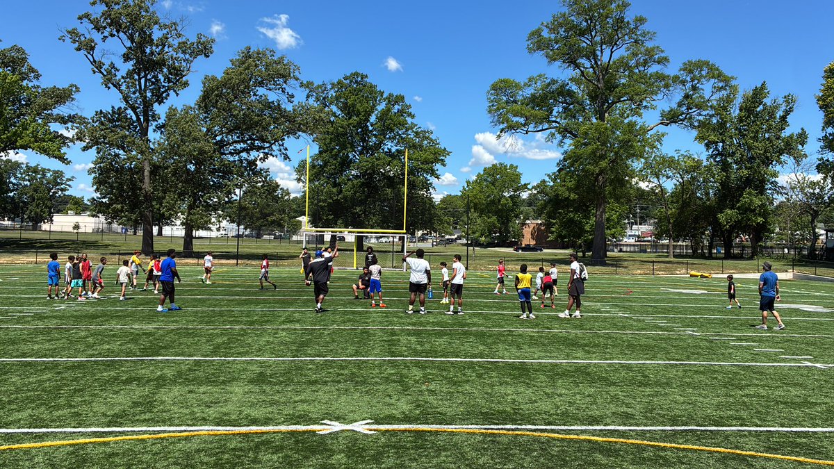 OLMC_CoachWard's tweet photo. Great week of @OLMC_FBall_1927 camp! Don’t miss out on our next youth camp in July! https://t.co/r664SXtqZy