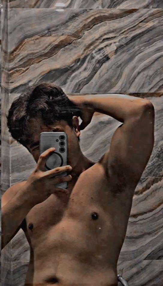 GapuraKamu__'s tweet photo. Gym tudey chest sama tricepss, gaspoll🔥🔥🔥 https://t.co/fU0SzIXBZS