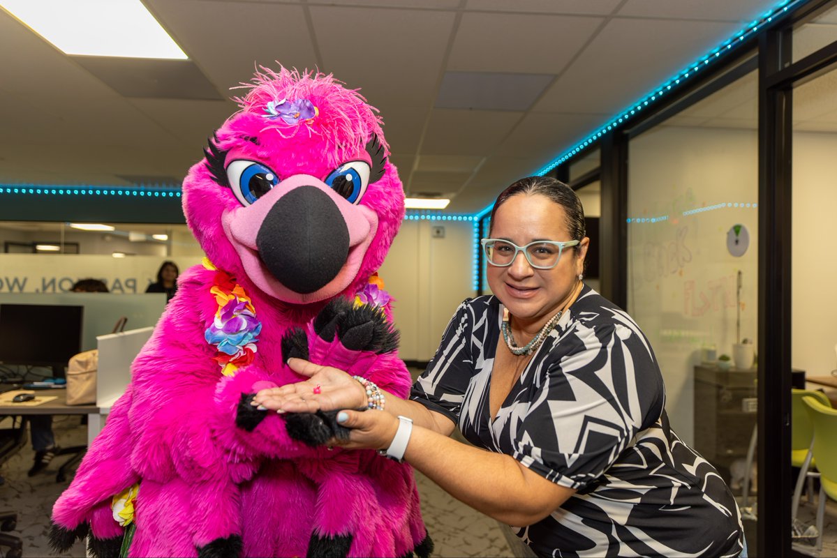 WestgateResorts's tweet photo. Look who dropped by for National Pink Flamingo Day! 🦩 

One of our #WestgateBesties Flora Mingo made her rounds to our Central Florida offices yesterday, and the energy was unmatched! 💅 https://t.co/wFcGii2ohR