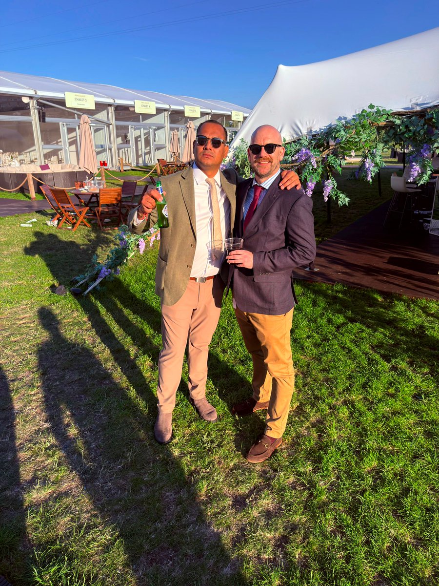 camsupport's tweet photo. We invited the fantastic teams from Jaguar Building Services and Landsec to dig out their best outfits for an unforgettable day at the races, and the weather did not disappoint! Some real laughs and team bonding moments.

Now back to the graft! https://t.co/d0wDdEfJDR