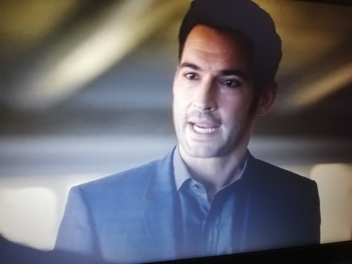 EdaKeremFan's tweet photo. Her olayda abisini annesi ve babasını demesi annem olabilir babam olabilir sjsjsjs 😄 dedektif kadın hala inanmıyor şeytan oluğunu #lucifer https://t.co/vVgm5dZJFa