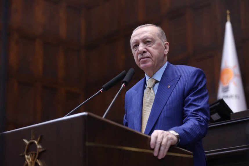 ramazancan0071's tweet photo. Entrika skandal ayak oyunu ihanet...
Ne ararsan var.
İzahı olmayanın mizahı olur.
Karşımızdaki manzara tam bu...
@RTErdogan https://t.co/RIzY4urfed