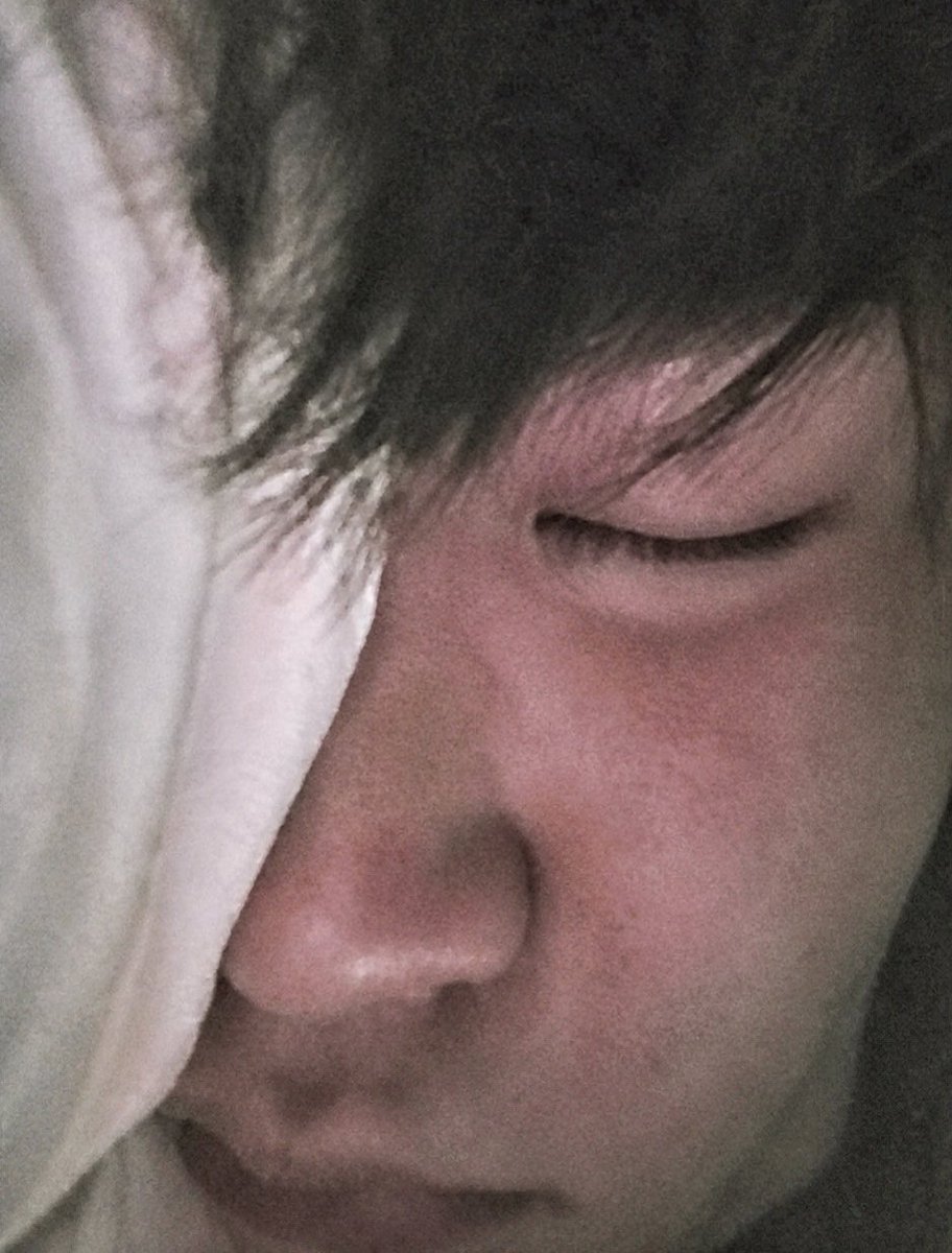 somifyru's tweet photo. หน้าสด โนตุ๊ง โนแต่ง เบ้าหน้าพระเจ้าโคตรรัก https://t.co/ZVOXTcrmLT