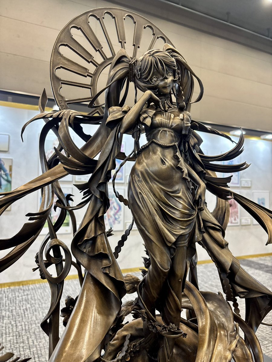 これは「グッドスマイルフェス2026」で見た、初音ミクさんの銅像