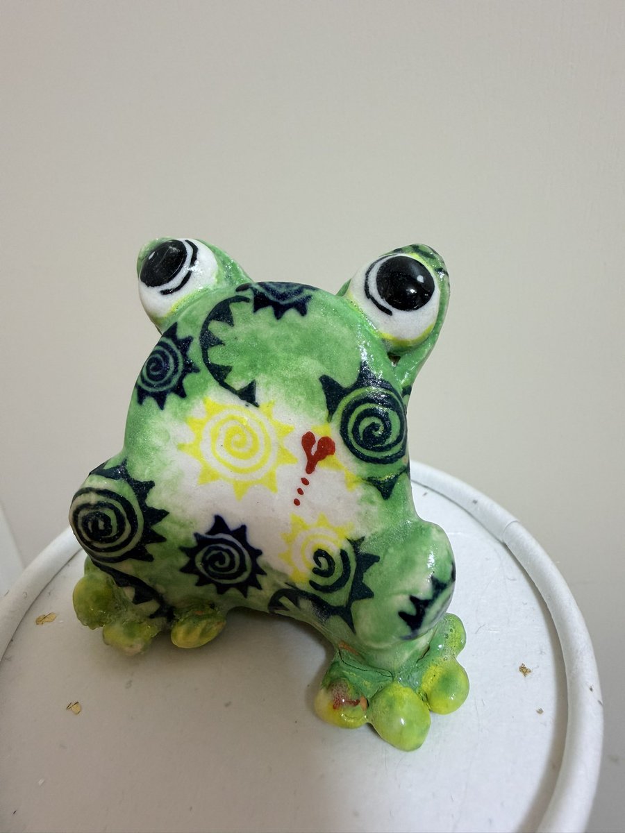yuming_'s tweet photo. つくった🐸

#趣味の陶芸 https://t.co/wV8KFgPYSQ