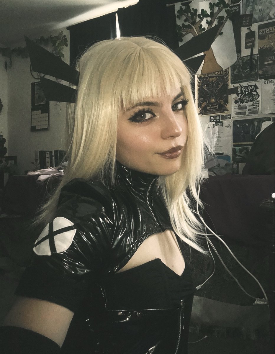Sonder1119's tweet photo. My out of closet magik cosplay #marvel #xmen #magik https://t.co/lGI0aRSRiv