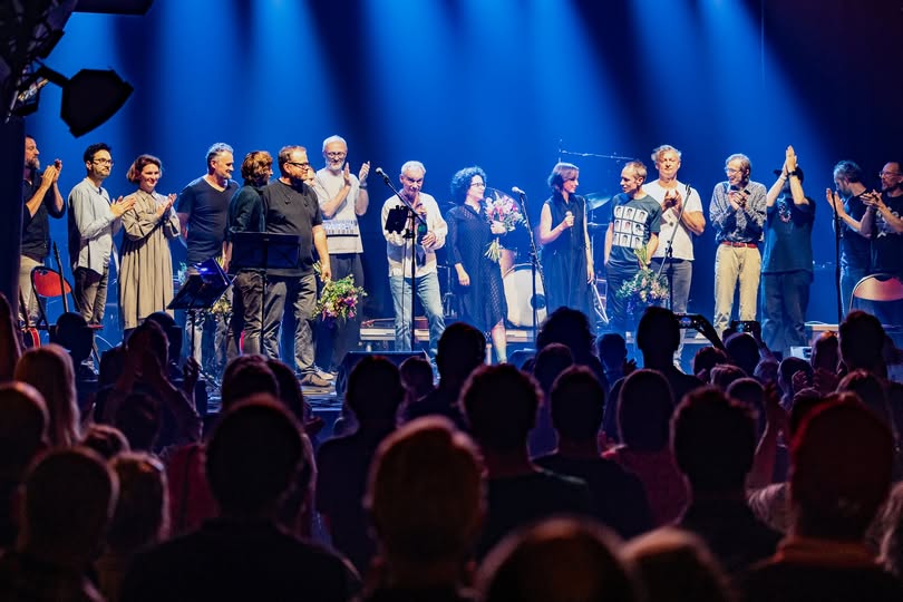 pomozteUAsPN's tweet photo. Netradičně se rozhodly oslavit narozeniny zpěvačka Marie Puttnerová a VJka Linda Arbanová. V Paláci Akropolis uspořádaly benefiční koncert, jehož výtěžek podpořil sbírku Paměti národa ve prospěch obránců UA. Děkujeme organizátorkám, Paláci Akropolis, vzácným hostům  (Ivan Trojan, Vladimír Javorský, Pavel Liška, Mirek Kemel, Jakub König) a celému týmu nejen za výjimečný dar 225 tisíc korun, ale i za skvělý pohodový koncert a krásný zážitek.