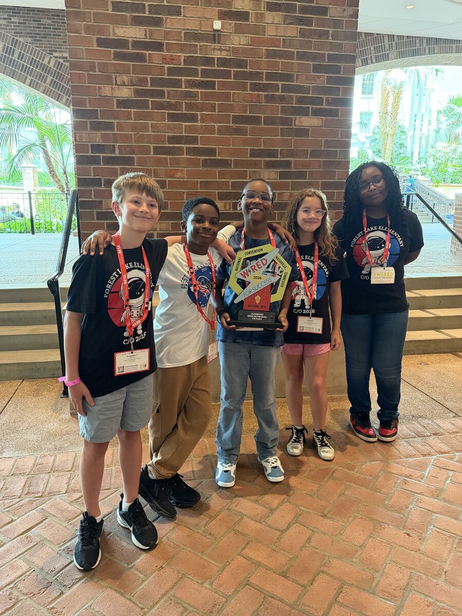 ForestLakeEagle's tweet photo. The FLE Betas proudly represented our school at the National Beta Club Convention in Nashville this week! Patton earned 2nd Place Overall in Health and Physical Education and our Being Better Betas Team placed 4th Overall. Congratulations!🚀 @RichlandTwo @Bjackson_FLE https://t.co/NuFE7uM1GN