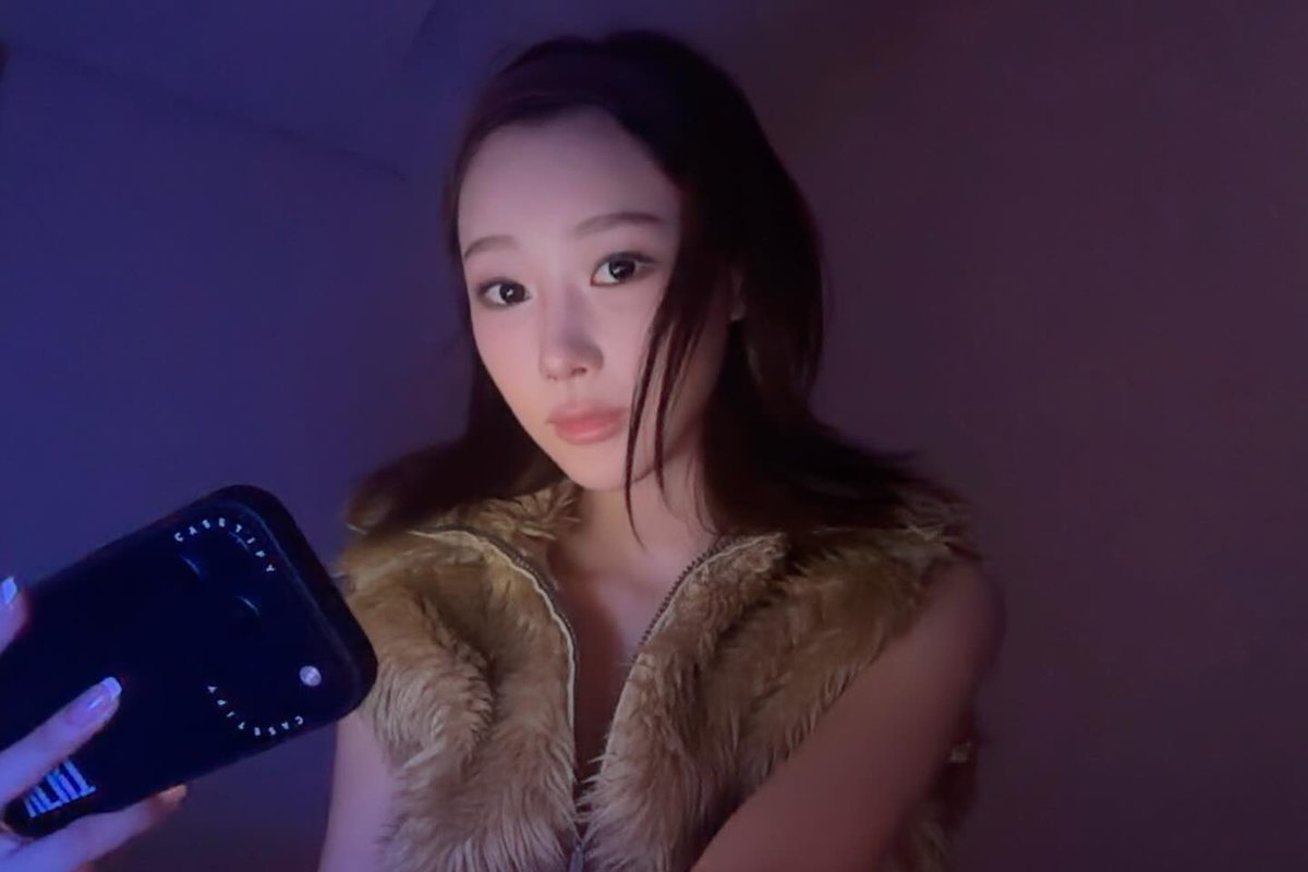 synkongi's tweet photo. 영원히 나가서 노는사람         영원히 안에서 노는사람 https://t.co/2JAjaHxYTx