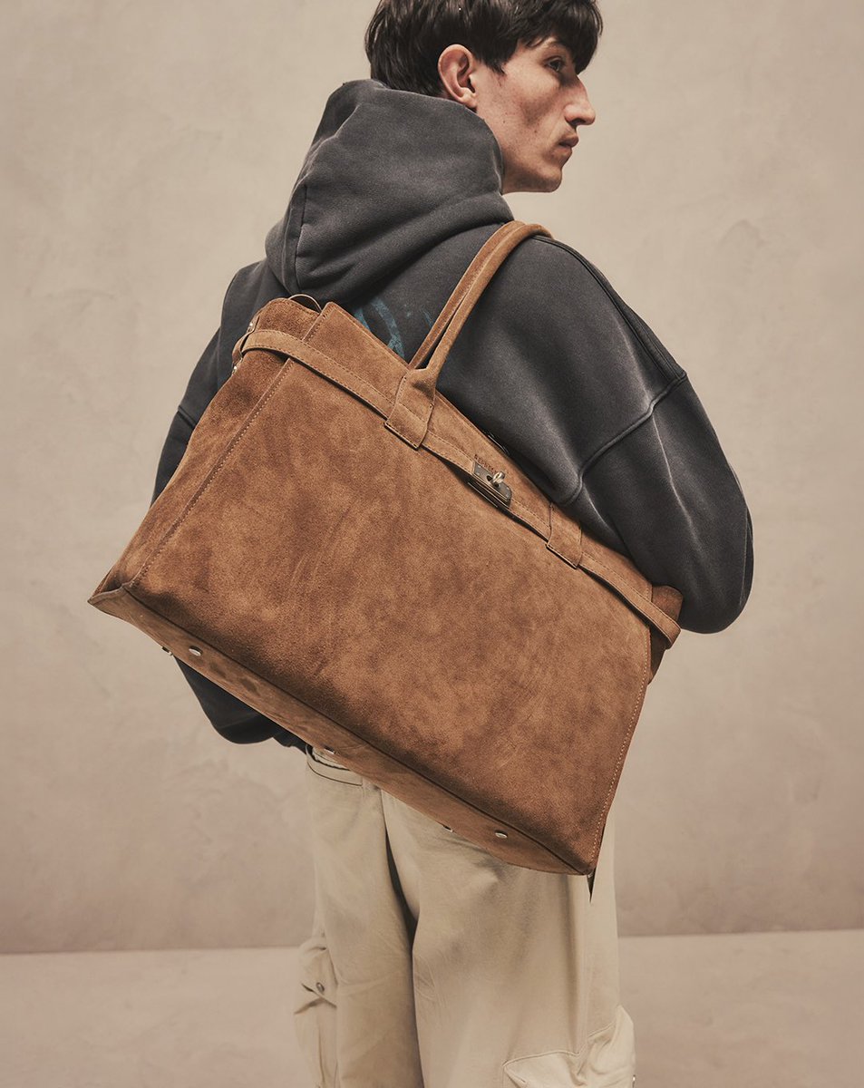representclo tweet picture