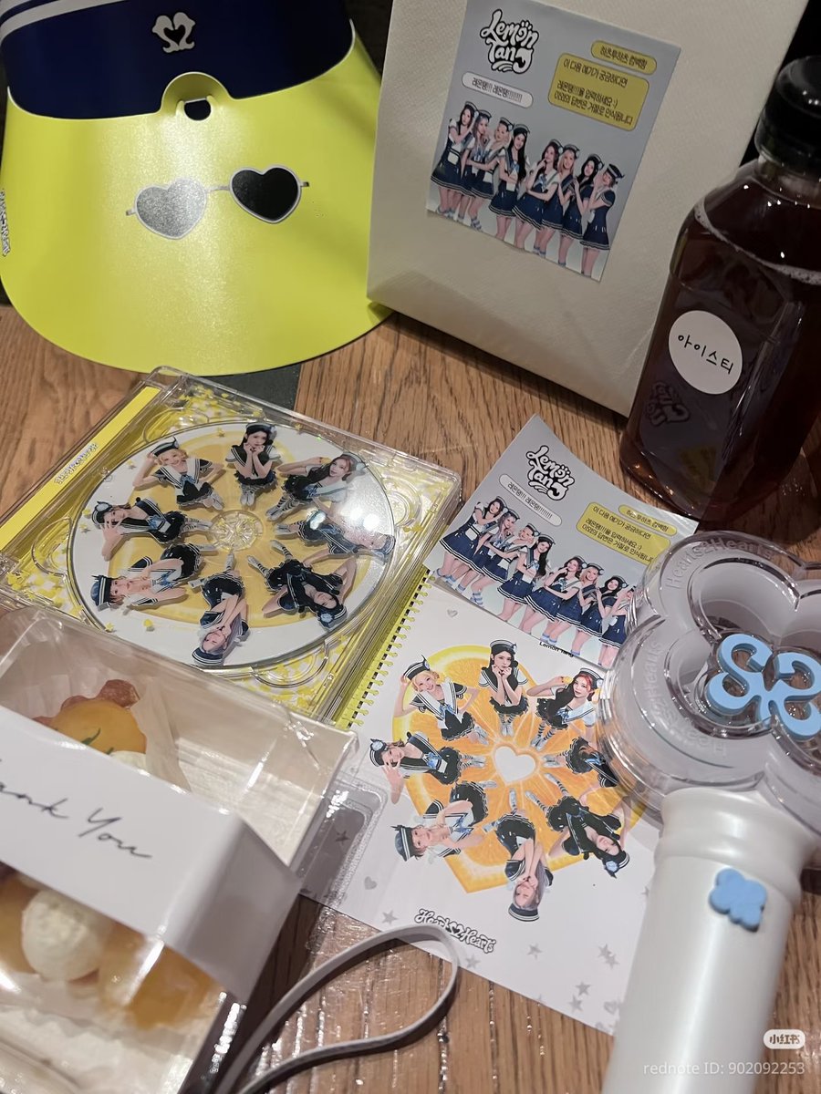 H2H_INA's tweet photo. 260624 M Countdown Pre-recording

Fans yang datang ke pre-recording hari ini mendapatkan dessert dan juga topi Lemon Tang

— cr as watermark

#Hearts2Hearts #하츠투하츠 #H2H
@Hearts2Hearts https://t.co/jayuX7FslW