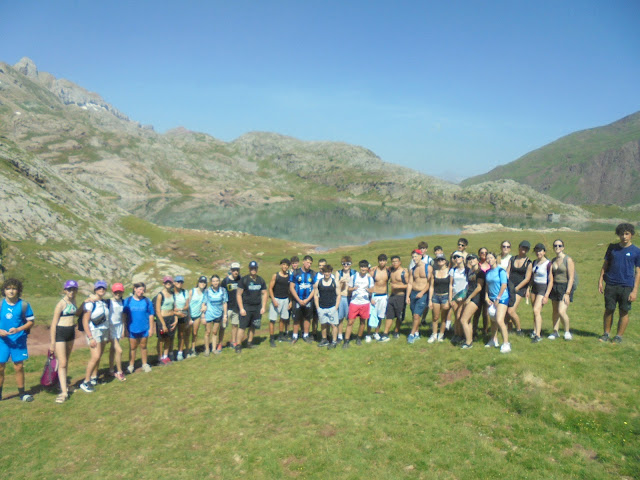 iesvp's tweet photo. 46 alumnos de nuestro centro disfrutan de la tradicional acampada de final de curso. Están en #Canfranc, en el #Pirineoaragonés, disfrutando de los encantos de la montaña
 @aragonturismo @cpmariadeavila #elVirgendejahuella #noslohemosganado #HuescalaMagia https://t.co/V7y9Euhz9e