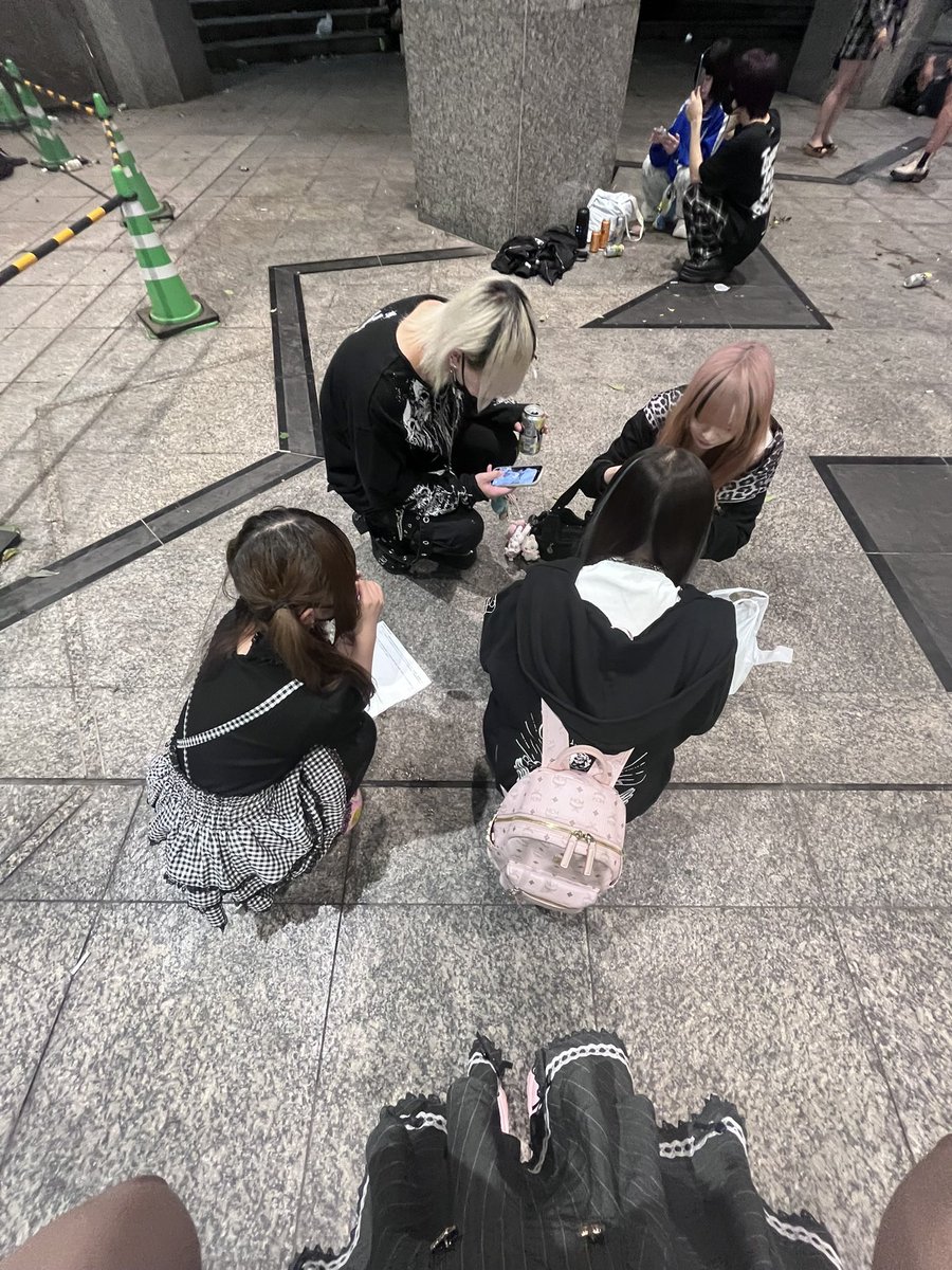 Ko01nk's tweet photo. ハイジアでみんなで楽しく話したりするのめっちゃ楽しかった #トー横界隈 https://t.co/T4zPojMyu3