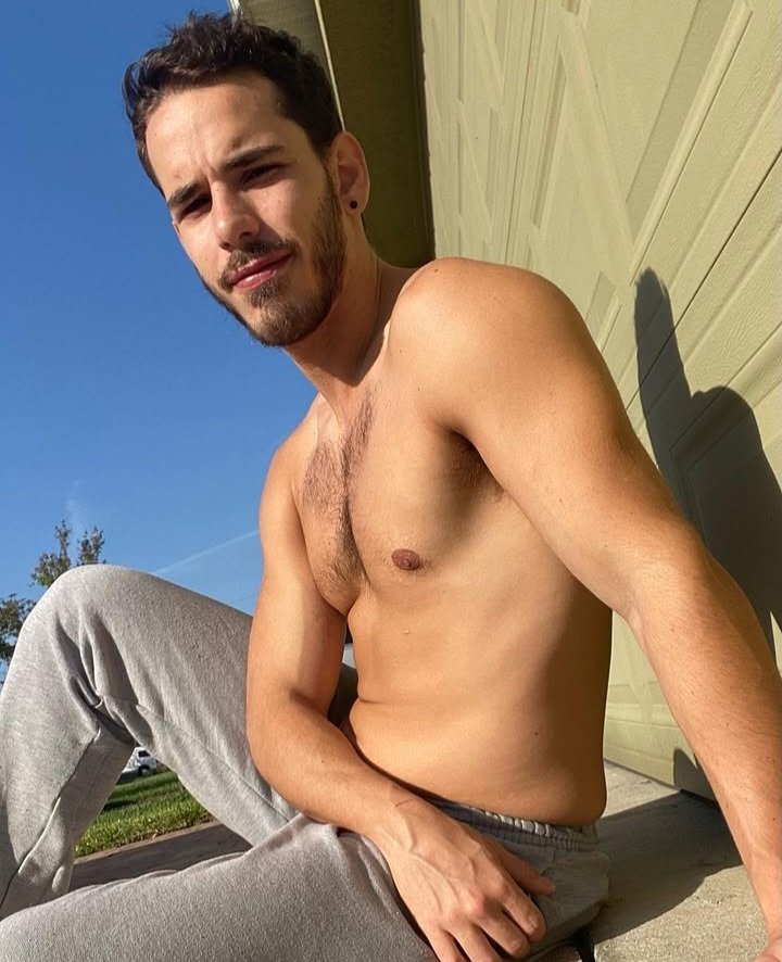 Gabesucker012's tweet photo. Feeling hot rn 🔥 https://t.co/2qciRlnftw