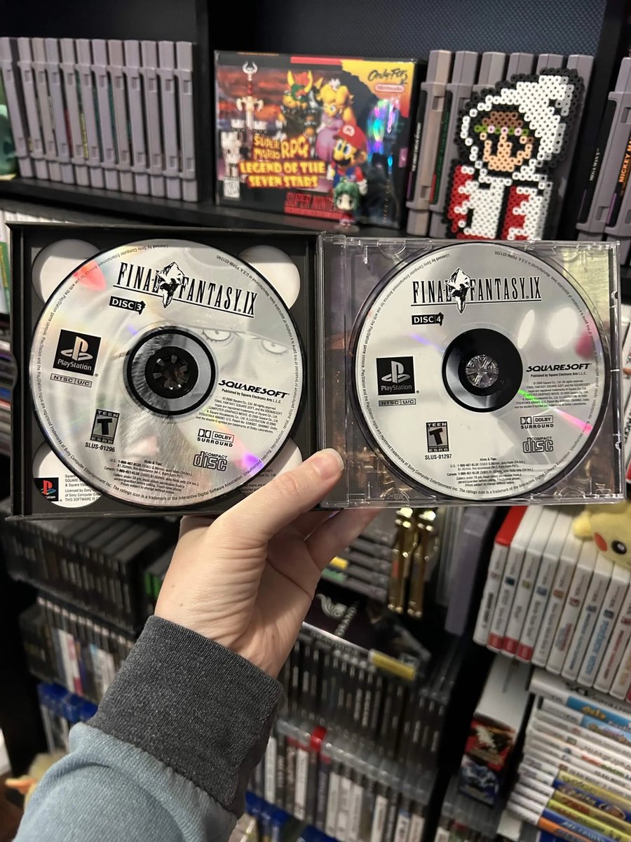 meganhertz's tweet photo. just put your games on 4 discs like the old days, cowards!!! https://t.co/LLnhO2cr5k