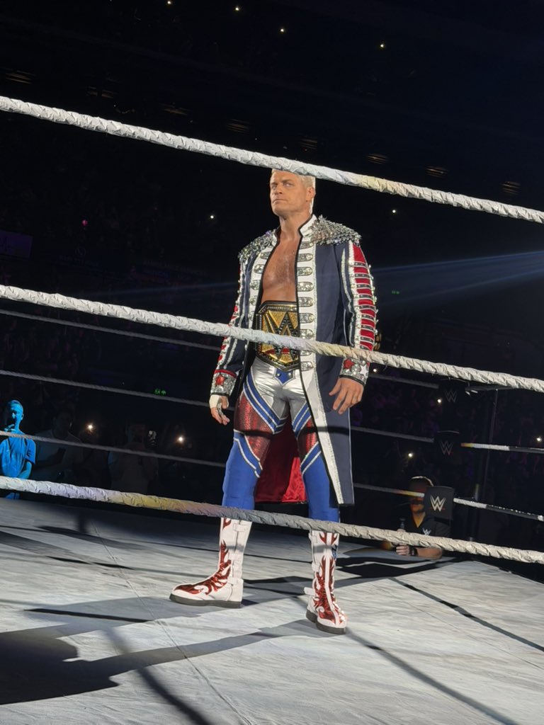 _andyglv's tweet photo. #WWESheffield Gunther v Cody Rhodes https://t.co/TlyUBGTtI0