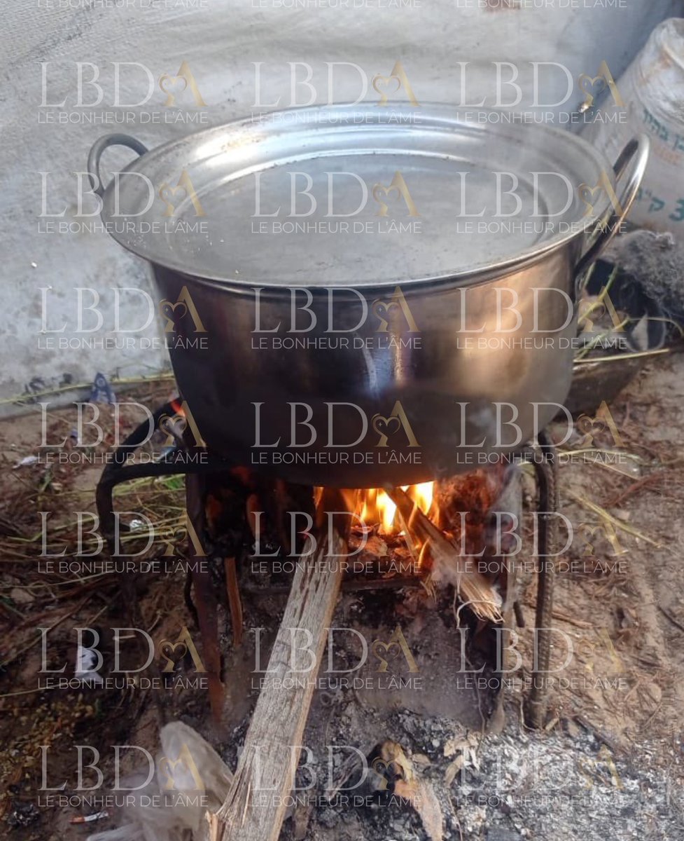 lbda_asso's tweet photo. 🚨 Appel à la solidarité 🚨

Une première collecte a déjà pu être réalisée pour venir en aide à une famille vivant dans une situation extrêmement difficile.

⚠️ Aujourd’hui, nous souhaitons poursuivre cet élan de solidarité et réunir 500€ afin de continuer à les accompagner sur le long terme.

Cette famille, composée d’un père, d’une mère et de leurs 6 enfants, traverse une période difficile. Entre les frais médicaux, les consultations, les médicaments, la scolarité des enfants et les besoins alimentaires du quotidien, les dépenses s’accumulent et deviennent très difficiles à assumer.

Chaque participation, représente une aide précieuse. Ensemble, continuons a aider les autres 🤍

➡️ cagnotte : https://t.co/4QxqFWlzTf