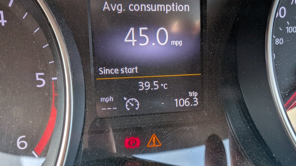 Muppet1169's tweet photo. @ForzaErwin84 @helgavanleur I mean it's hot af here https://t.co/dg1ARRmDbY