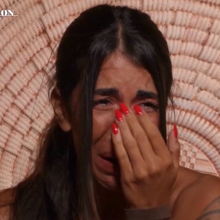 frabiziovalerio's tweet photo. io quando controllo quanti soldi ho sul conto: #TemptationIsland https://t.co/mB4LT6U1zp