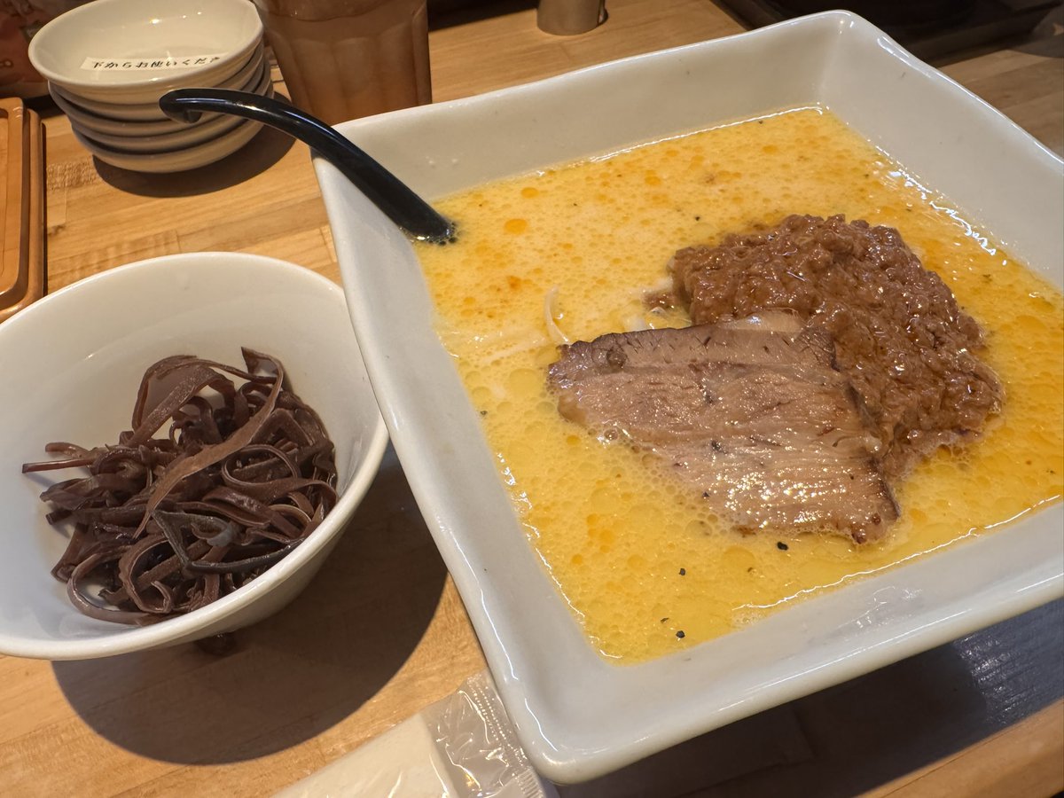 qineyahoo's tweet photo. 豆乳担々麺にきくらげトッピング😋🍜 https://t.co/81XabZdUSX