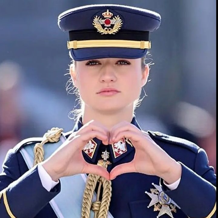Abouzeadhany's tweet photo. Princess 👑💞👑 I love you ❤️😘 https://t.co/iqfhFvNWan