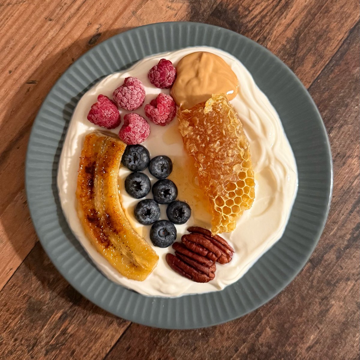 e8vlii's tweet photo. 🍯🍌🫐🥜 https://t.co/meB8G4R8jg