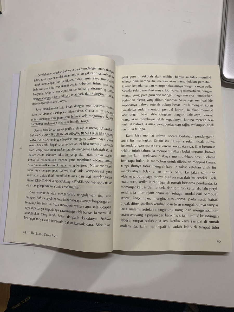 feelvcky's tweet photo. first time dibuat nangis sm buku https://t.co/2Del90ec2s