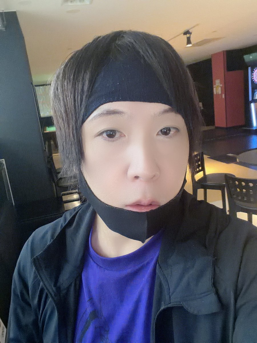 yuimuis's tweet photo. 今日は、早朝から雨が降ってますね☔️✨
W台風🌀が来てるので早めにトレーニング🏋️に来ました！ハンターハンター連載復活が嬉しくて公式Tシャツ買いました🫪団長モデルが欲しかったけど無かったのでヒソカモデル笑✨#トレーニング　#ハンターハンター https://t.co/akhCFFyjQa