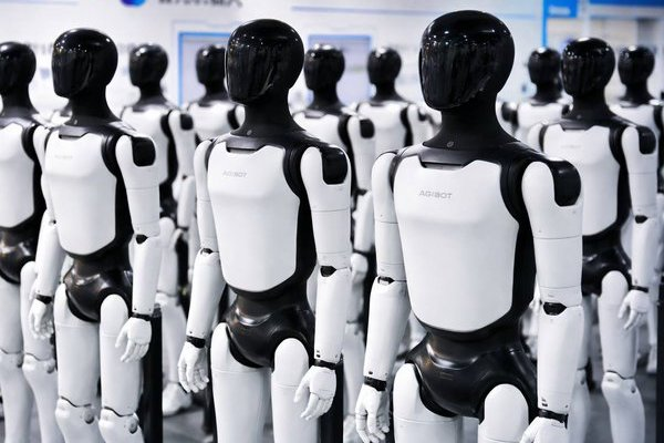 StockSavvyShay's tweet photo. $MU CEO said humanoid robots carry 10x more memory than the average L2+ vehicle setting up what Micron expects to be a substantial multi-decade demand cycle later this decade.

Micron also expects L2+ and above vehicles to exceed 40% of the vehicle mix by 2030. https://t.co/EBbCHbf8LK
