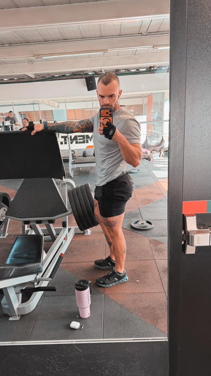 fdperezm10's tweet photo. 🦵 #gym 

https://t.co/Hs04yXdFG3 https://t.co/fPsorOt5Tb