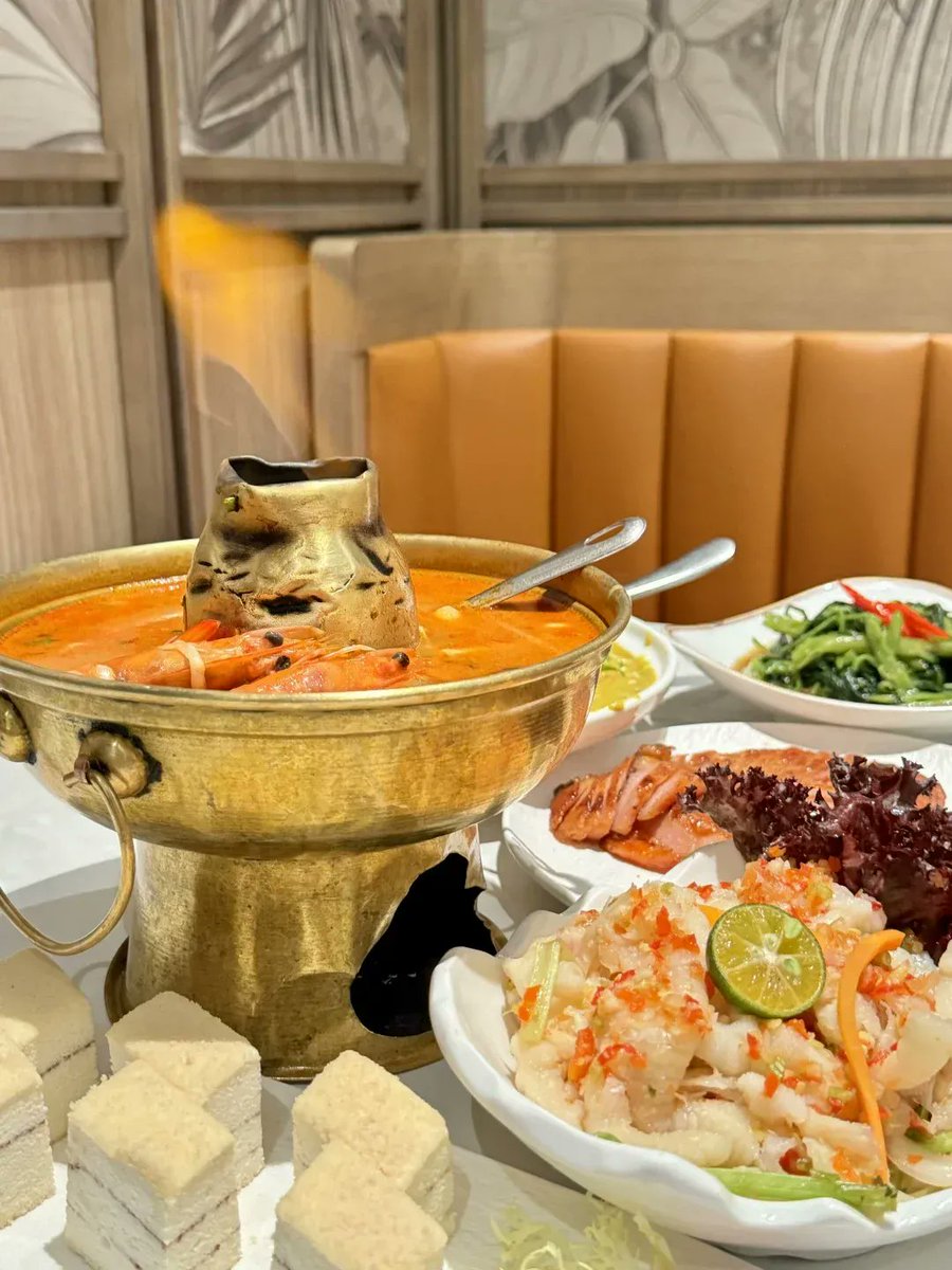 RxseX3's tweet photo. Just tried spicy tom yum goong from a street food stall in Bangkok—tangy, zesty, and packed with lemongrass u0026 shrimp. Total flavor explosion that’s got me dreaming of my next trip! https://t.co/4AuRLyvqb4