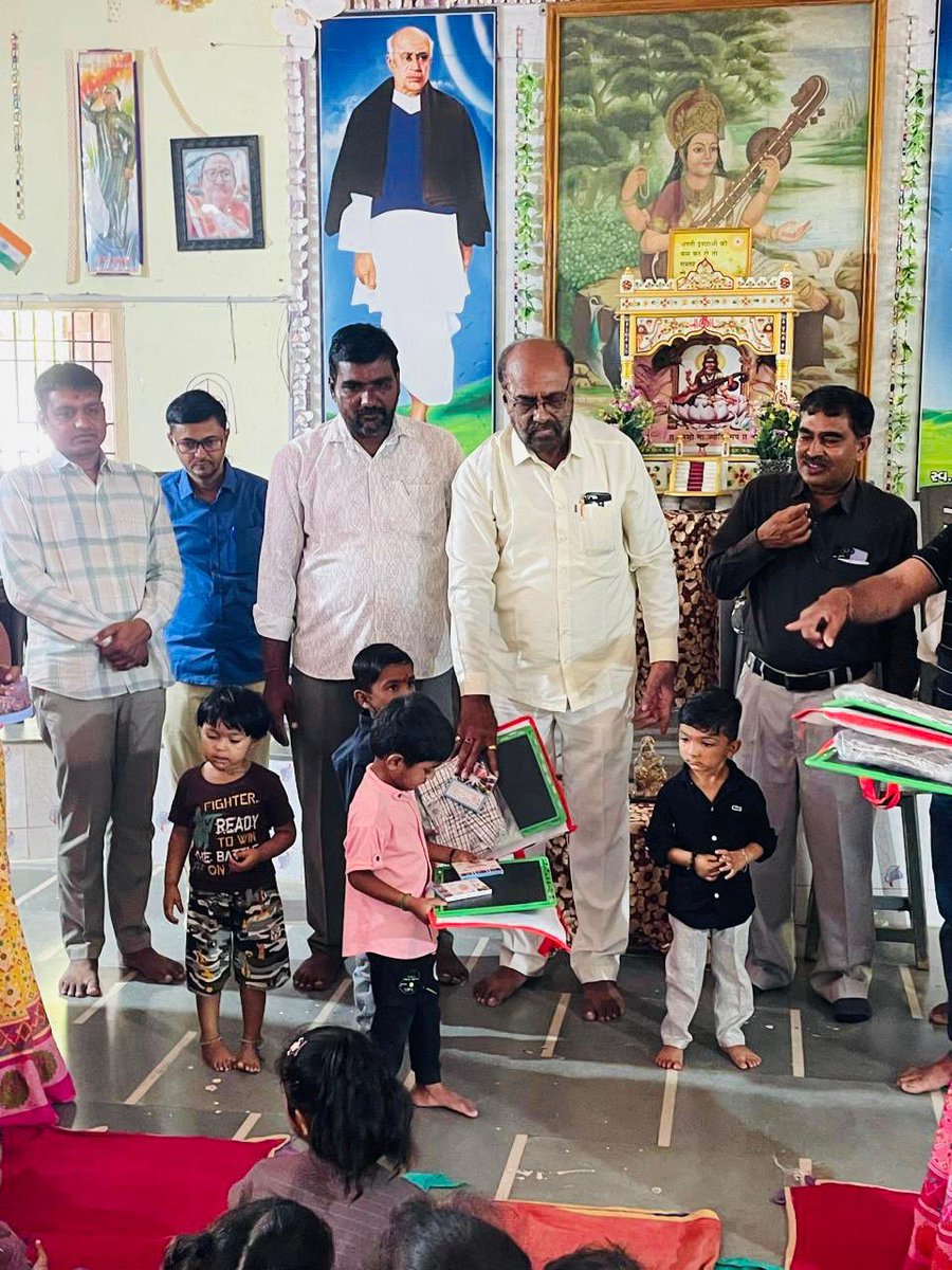 m_sanvat's tweet photo. ગુજરાત સરકાર દ્વારા સમગ્ર ગુજરાત માં પ્રગતિ પ્રવેશોત્સવ તથા કન્યા કેળવણી -૨૦૨૬ ના કાર્યક્રમ ચાલી રહ્યાં છે તે અંતર્ગત અમરેલી તાલુકા ના સરંભડા ગામે યોજાયેલ પ્રવેશોત્સવ કાર્યક્રમમાં ઉપસ્થિત રહી સહભાગી થવાનો અવસર પ્રાપ્ત થયો.@narendramodi @Bhupendrapbjp @ikaushikvekaria https://t.co/DQb5JUGg8z