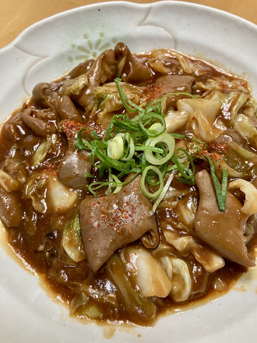 taka3_75's tweet photo. 🐮牛ホルモンとキャベツのコク味噌炒め🥬
牛ホルモン焼きコク味噌味をプラスしてボリュームアップ⤴️
🍺でも🍚にも美味い😋👍
#こてっちゃん
#エスフーズ https://t.co/RfffR3QN9N