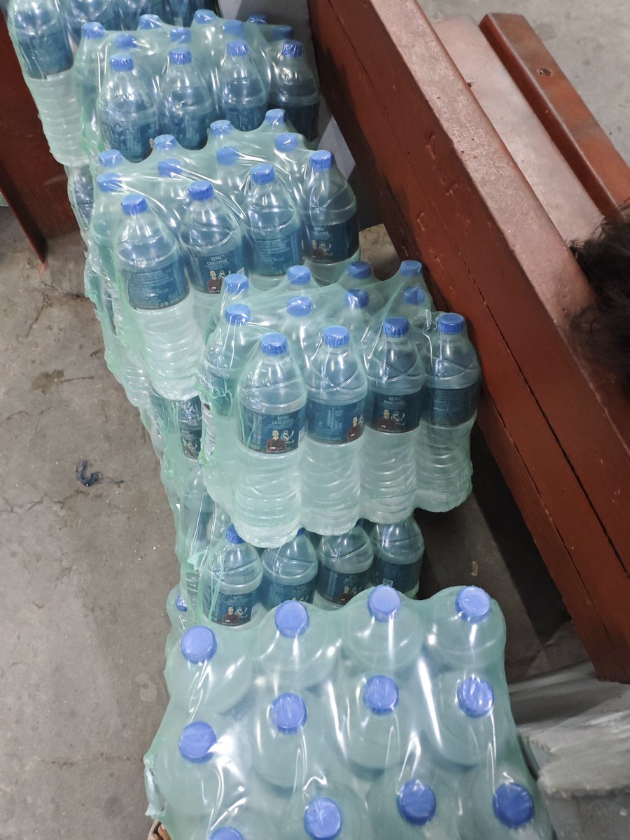 SarangSharma32's tweet photo. @IRCTCofficial @RailMinIndia @eCateringIRCTC beside railneer is there any other water bottle allowed to be sold on railway station and inside trains? Just bought this from rajpura junction (RPJ)  while traveling in 14681 today btw same stack of bottles was loaded in 14681 https://t.co/7KVJqNUVpq