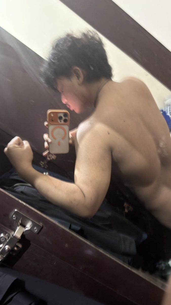 AlcinaDimitre12's tweet photo. Beginilah bentukannya kalau nge gym 4x seminggu, tapi jam tidurnya gk beraturan:”) https://t.co/6Domjha1X3